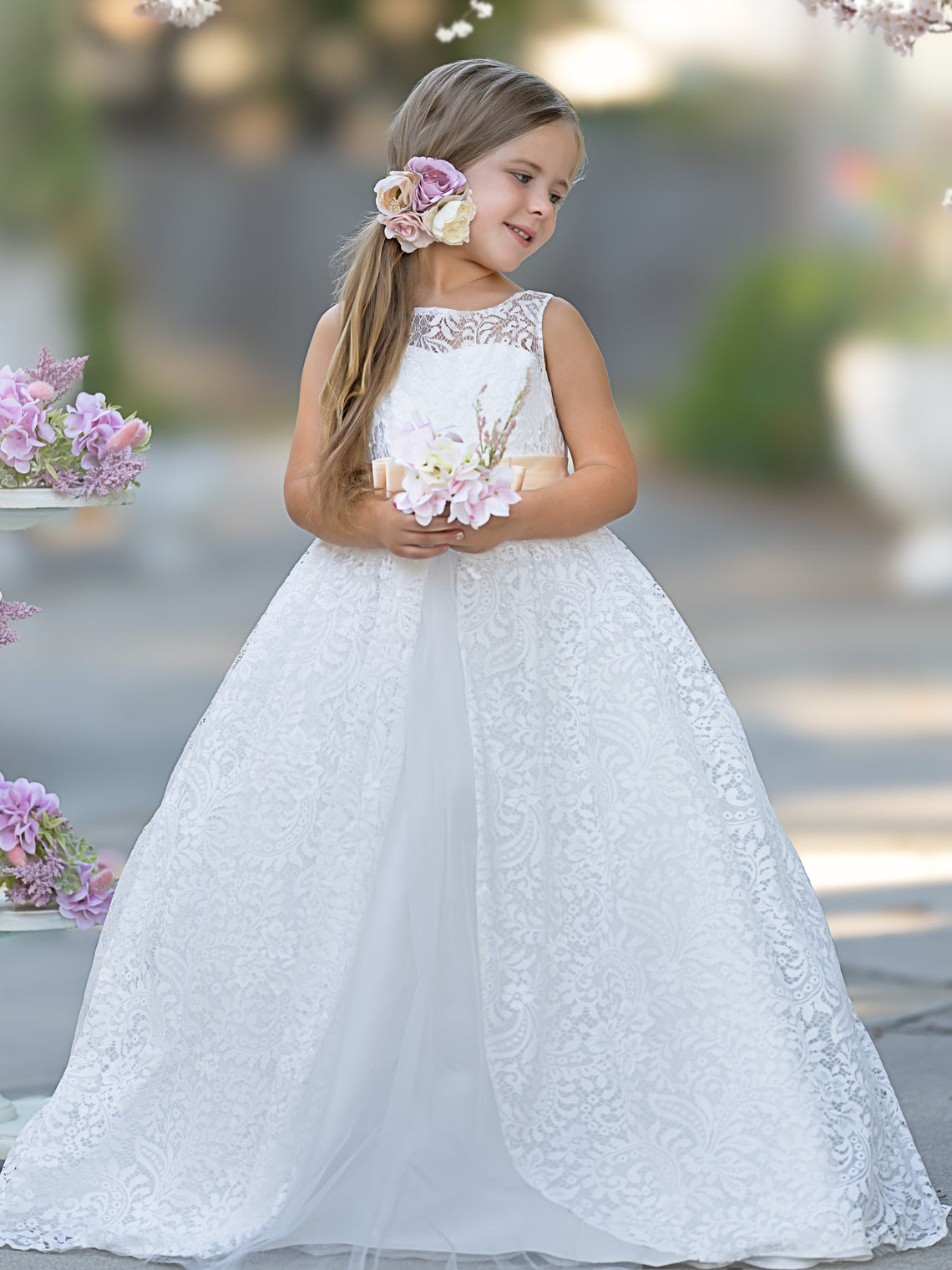 Bodenlanges A-Linien-Kleid aus Spitze und Tüll in Elfenbein 