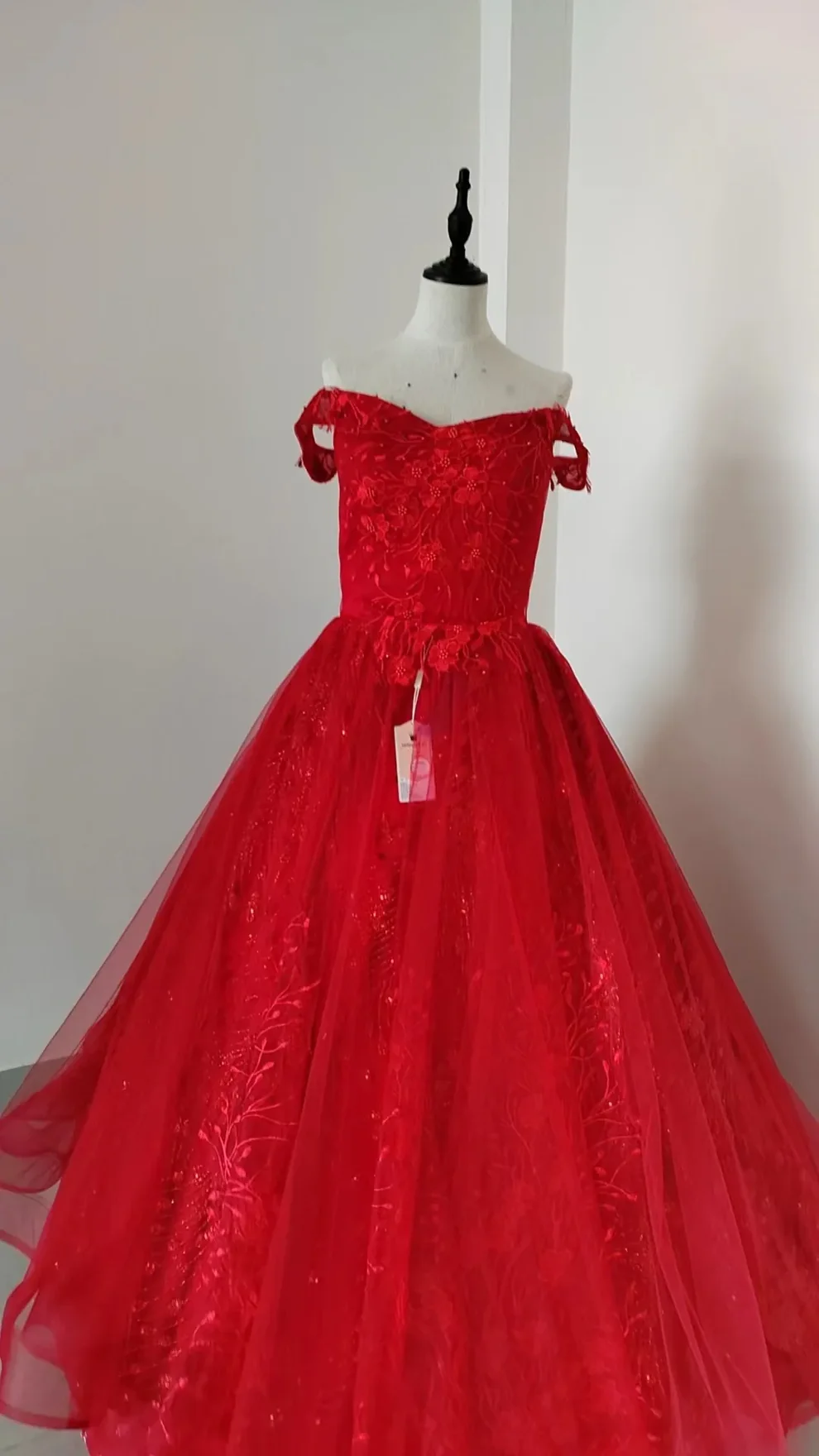 Hellblaues schulterfreies Tüll-Spitzen-Applikationen-Prinzessinnen-Kleid mit Glitzer-Ballkleid Y8129