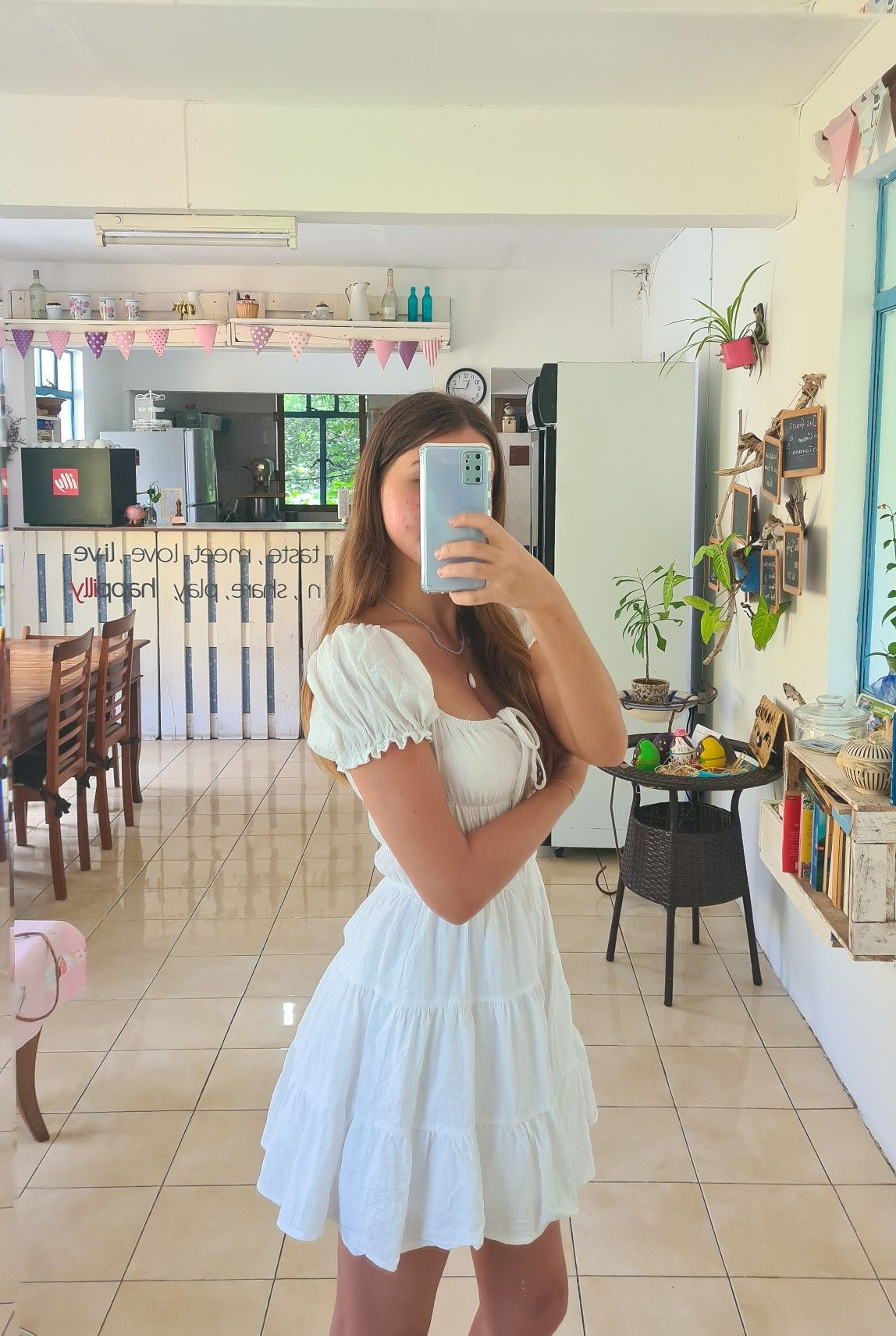 Vestido de fiesta blanco de corte A con cuello halter Y2326