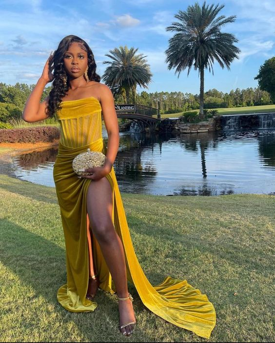 Goldfarbenes drapiertes Korsett mit hohem Schlitz, Samtkleid, goldenes Abendkleid Y5342