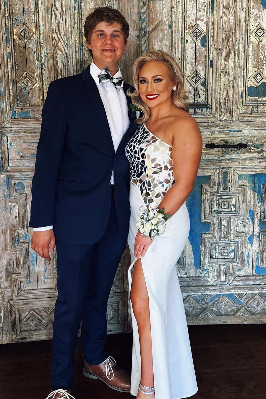 Ashley |Etuikleid mit One-Shoulder-Schnitt und Spiegelpailletten