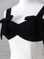 Elegantes weißes Satin A-Linie langes Ballkleid Abendkleid, formelles Hochzeitskleid Y8611