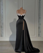 Wunderschönes schwarzes Abendkleid mit herzförmigem Ausschnitt und Trägern Y6666
