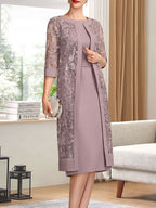Vestido de gasa para madre de la novia con escote redondo hasta la rodilla, corte tubo/columna y lentejuelas plisadas