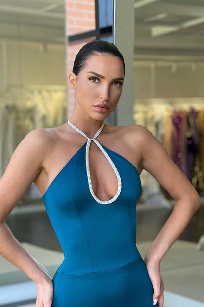 Vestido de fiesta largo de sirena con cuello halter, sin mangas y espalda abierta