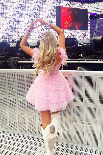 Olivia | Vestido de fiesta de corte A con hombros descubiertos y plumas