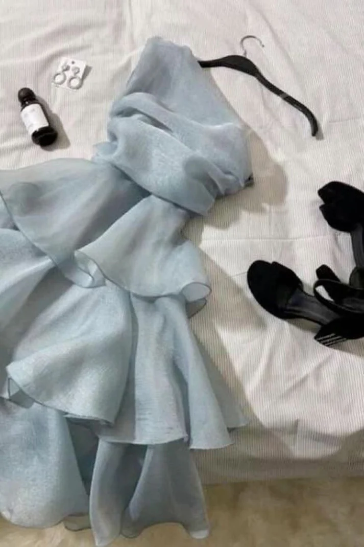 Elegante vestido de fiesta azul de un solo hombro con corte en A Y7665