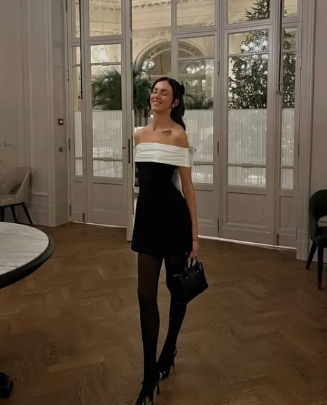 Elegante vestido de fiesta de satén negro sin tirantes, corte A y lazo Y8508