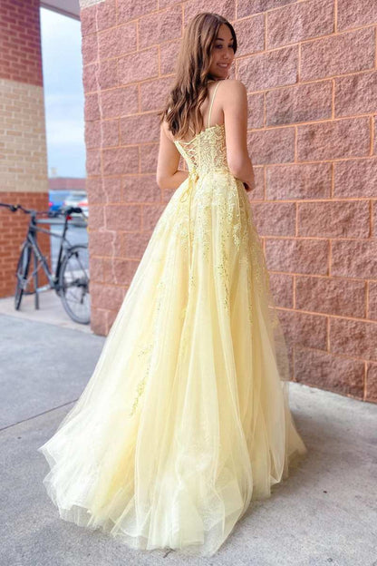 Laylah | Vestido de fiesta con apliques de tul amarillo, corte A y cordones