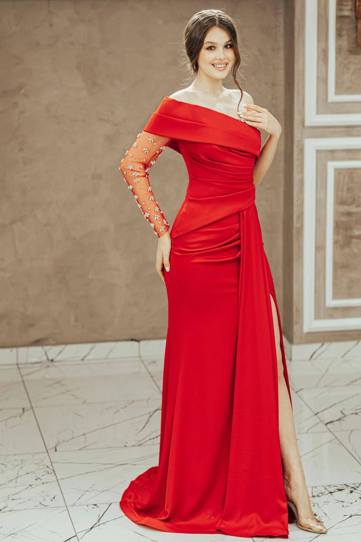 Vestido de fiesta rojo de sirena con un solo hombro, abertura y lentejuelas