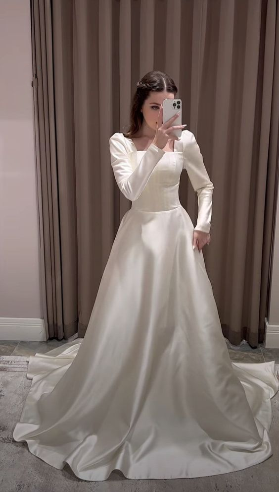 Schlichtes A-Linien-Brautkleid mit quadratischem Ausschnitt in Weiß aus Satin Y6736