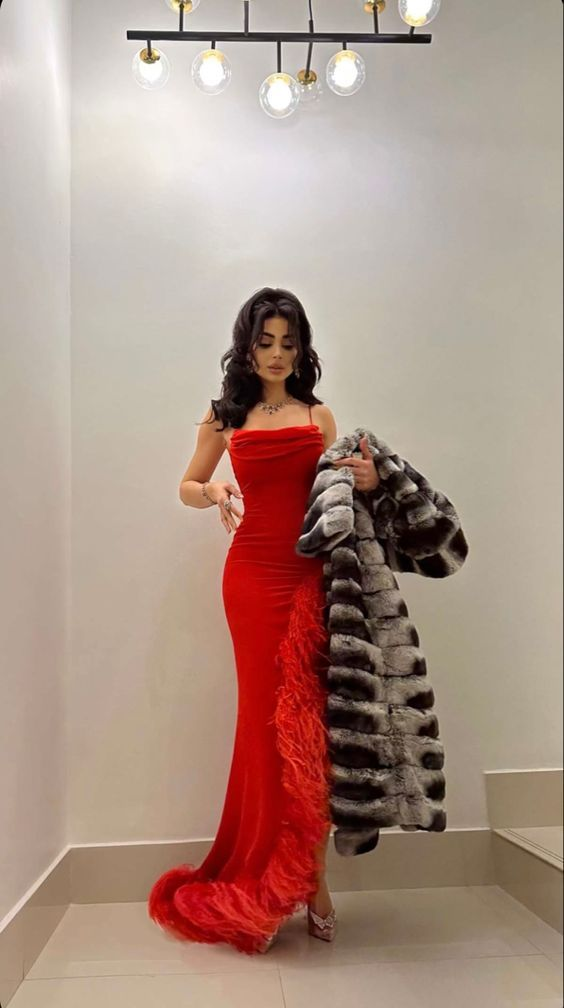 Vestido de fiesta rojo con tirantes de sirena y plumas, vestido de noche largo Y7901