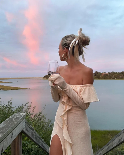 Elegantes schulterfreies, cremefarbenes, langes Ballkleid mit Schlitz und Rüschen, Party- und Abendkleid Y7975