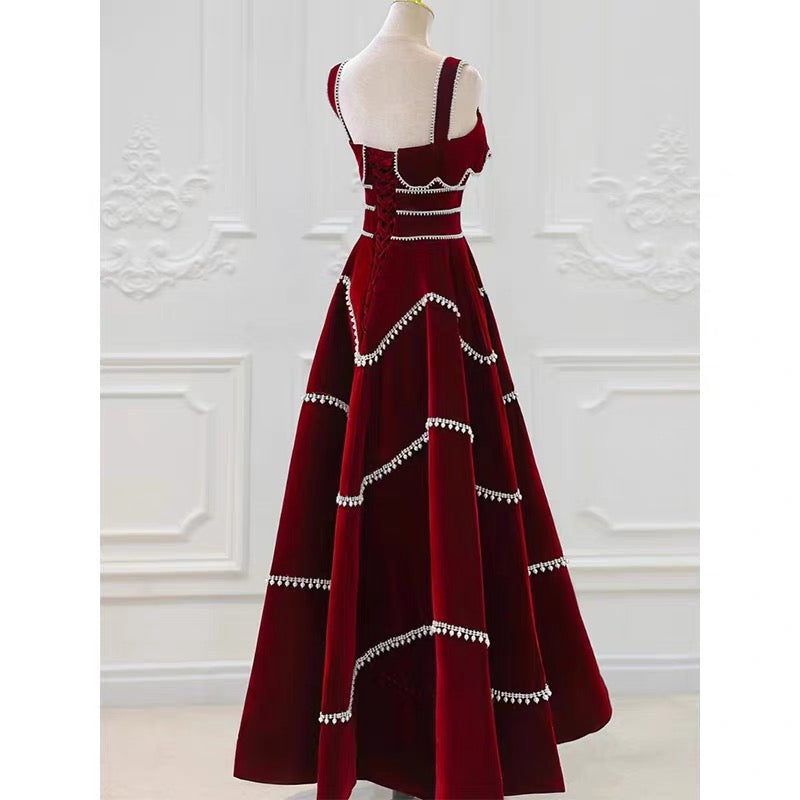 Elegante vestido de noche de terciopelo rojo con corte en A Y4511