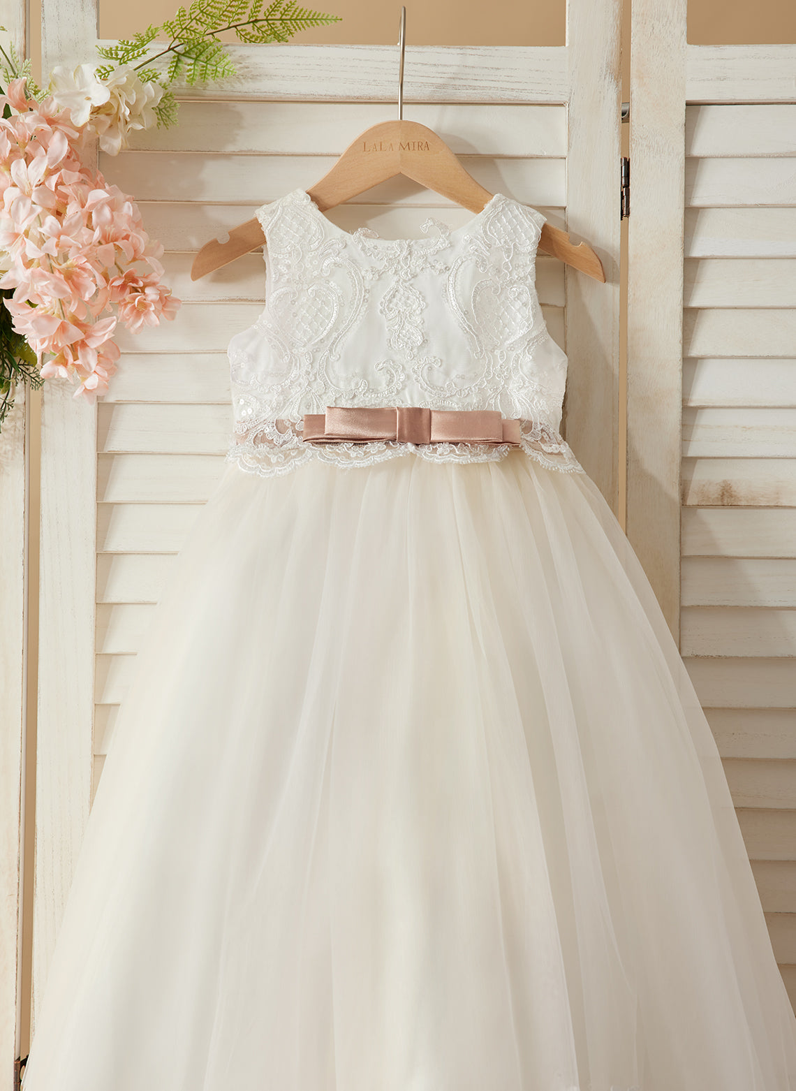 Vestido de fiesta/princesa de tul con cola larga color marfil para niña de las flores