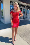 Lindos vestidos de fiesta de satén rojo con hombros descubiertos y encaje
