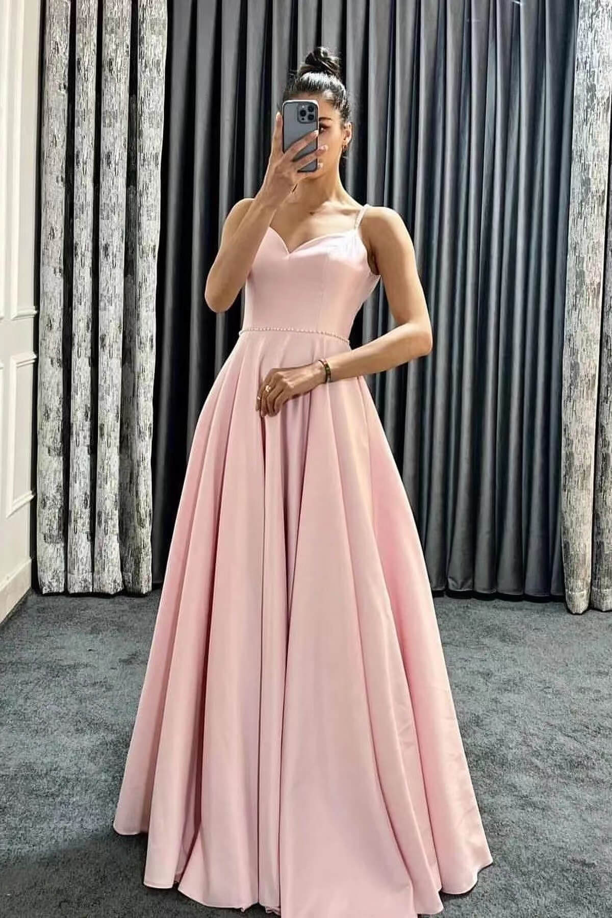 Vestidos de fiesta largos de corte A con tirantes finos, escote en V, sin mangas y con bolsillos