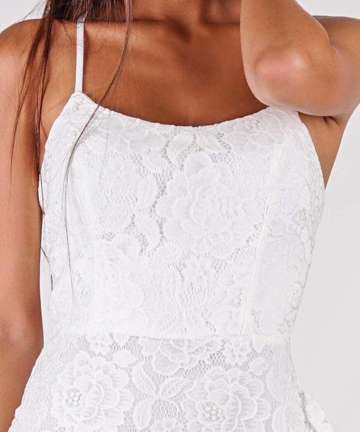 Trägerloses Ballkleid im Meerjungfrau-Stil mit Schlitz und Spaghettiträgern und Spitzenapplikation