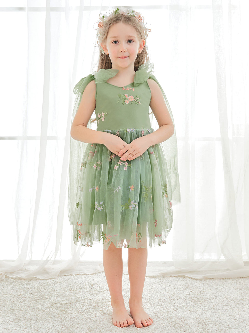 A-Linien-Kleid für Blumenmädchen mit ärmellosem Tüll und Blumenstickerei 