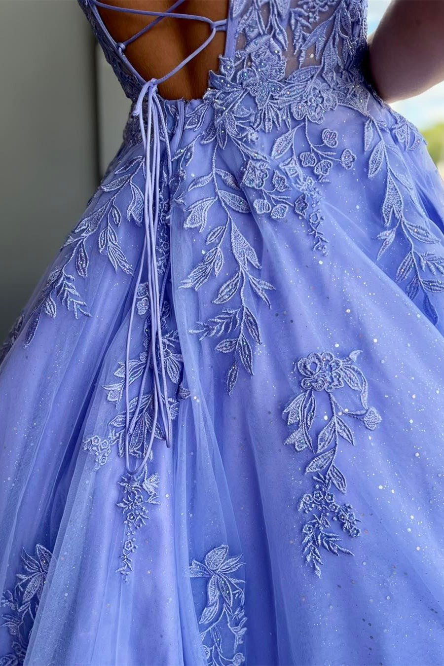 Rosalia | Vestido de fiesta de tul con encaje y tirantes finos, corte A y bolsillos