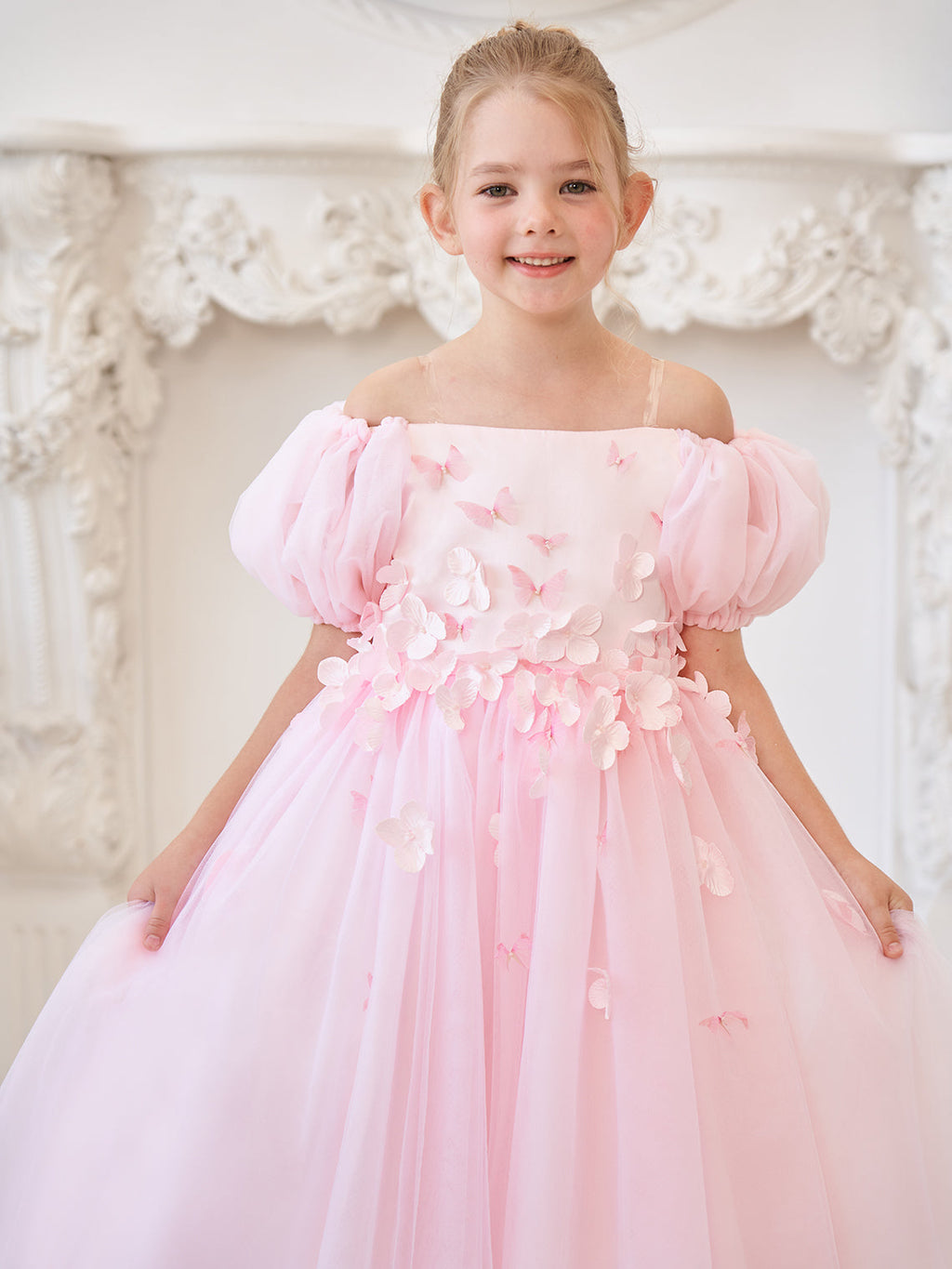 Wadenlanges Blumenmädchenkleid mit Puffärmeln, schulterfrei, 3D-Blumenapplikationen und Tüll 