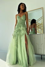 Vestidos de fiesta largos de tul con escote en V y apliques en color verde salvia