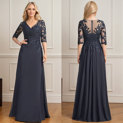 A-Linien-Kleid mit V-Ausschnitt, bodenlangem Spitzenchiffon und plissierten Pailletten 