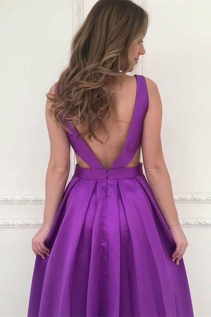 Rückenfreies, ärmelloses A-Linien-Ballkleid mit V-Ausschnitt und praktischen Taschen
