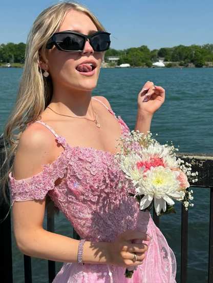 Rosa Off Shoulder Flauschige Spitze Applikationen Floral Langes Ballkleid Abendkleid Y7846