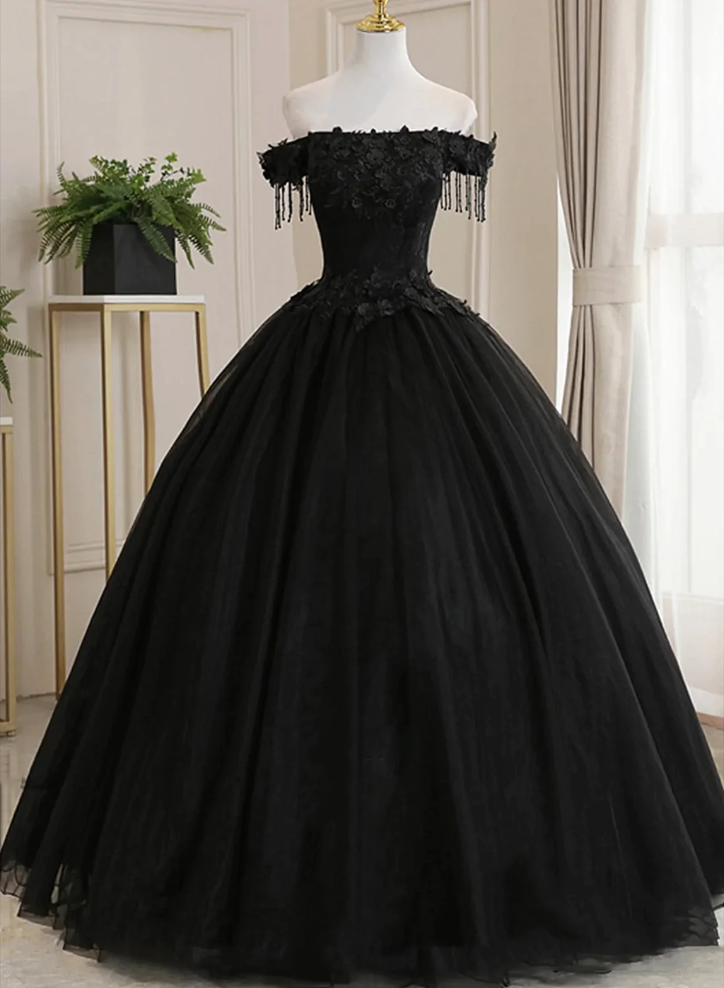 Schwarzes schulterfreies Tüll-Ballkleid mit Spitze Sweet 16 Kleid, schwarzes langes Abendkleid Y1143