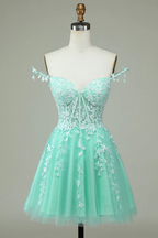 Vestido de fiesta gris corto con tirantes finos, corte A y apliques Y2397