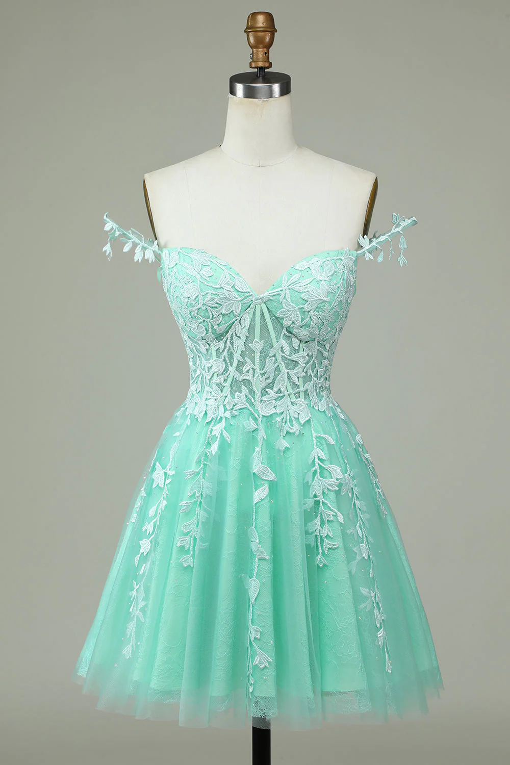 Vestido de fiesta gris corto con tirantes finos, corte A y apliques Y2397