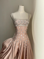 Vestido de fiesta de satén color nude de lujo con cuentas de diamantes hechas a mano Y4542