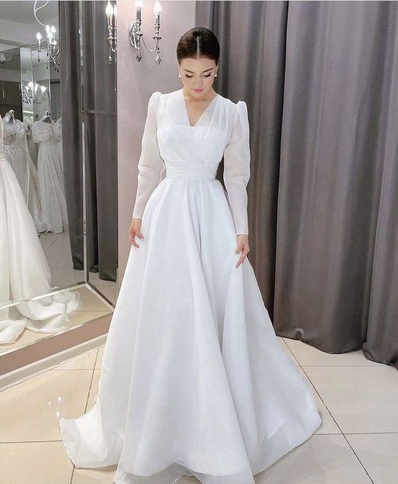 Schlichtes weißes A-Linien-Brautkleid mit langen Ärmeln, weißes Brautkleid Y6719