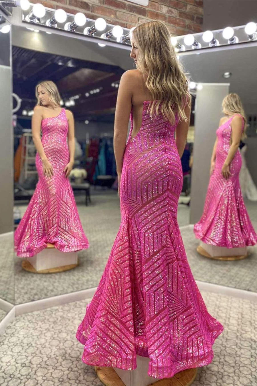 Yaretzi | Vestido de fiesta de sirena con lentejuelas y un solo hombro