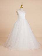 Klassisches weißes ärmelloses A-Linien-Blumenmädchenkleid aus Satin und Tüll 