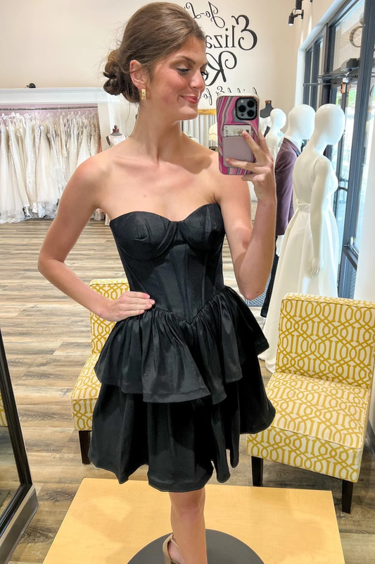 Vestido de fiesta de satén negro sin tirantes y multicapa Y2070