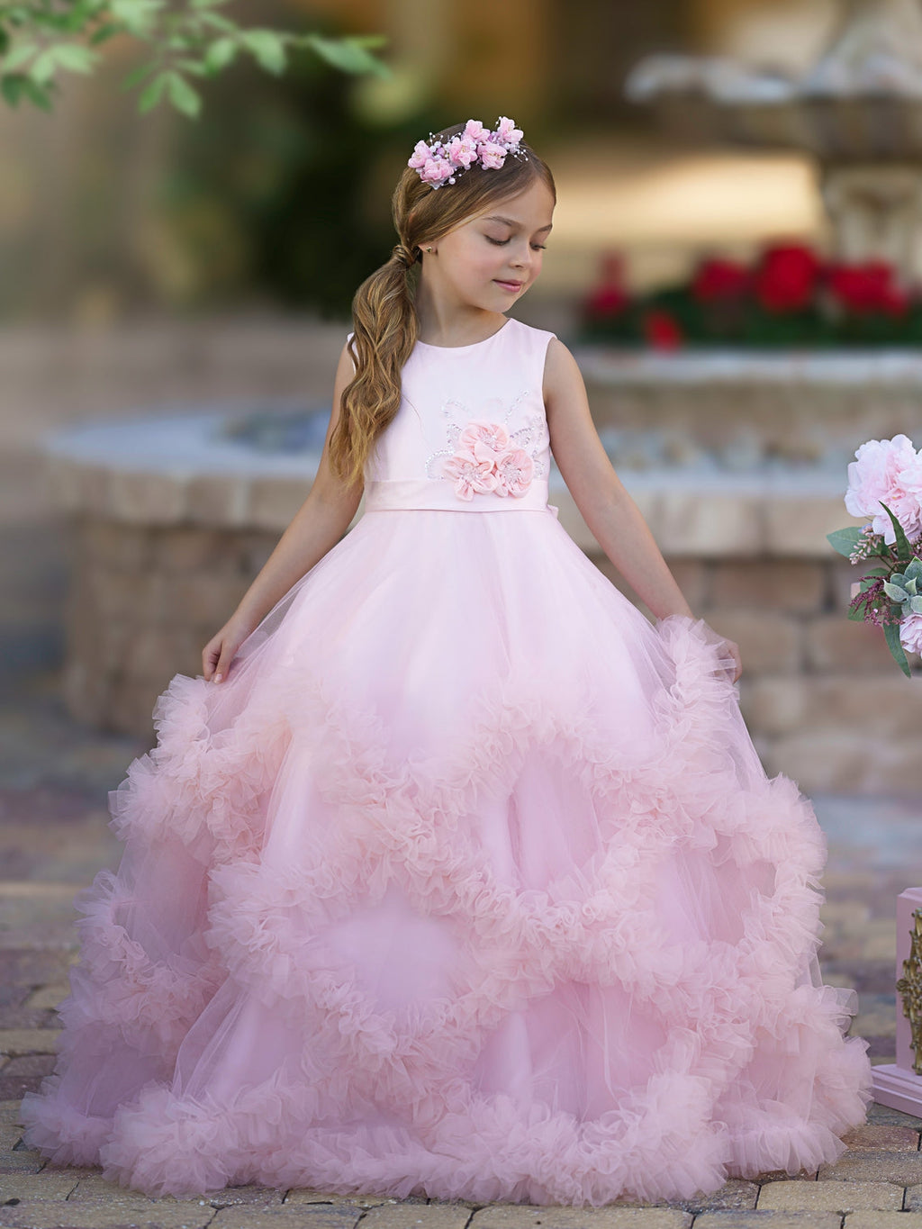 Vestido de niña de las flores de tul satinado con corte A y volantes en cascada hasta el suelo