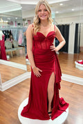 Vestidos de fiesta largos de sirena con escote en forma de corazón de satén rojo oscuro y abertura
