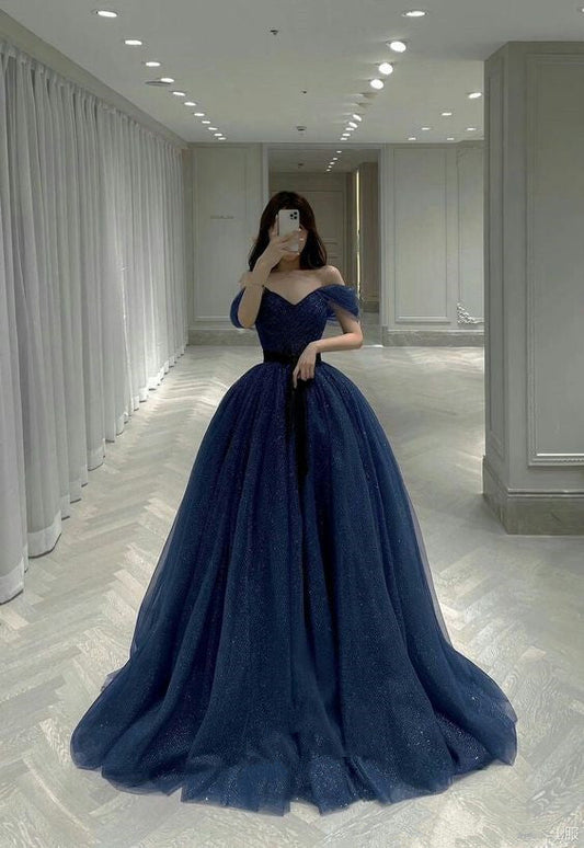 Vestido de noche azul brillante con hombros descubiertos y corte A generoso Y389