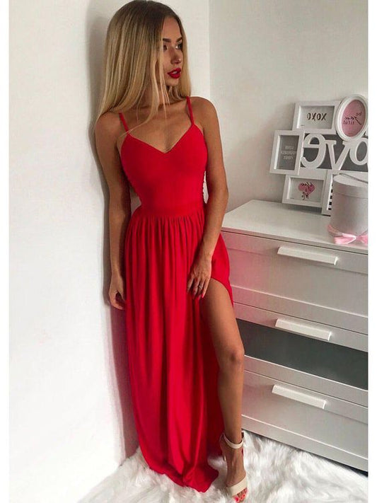 Vestido de noche rojo con tirantes finos y abertura lateral Y432
