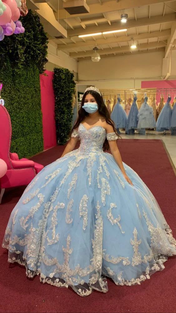 Vestido de fiesta azul claro con apliques para quinceañeras Y283
