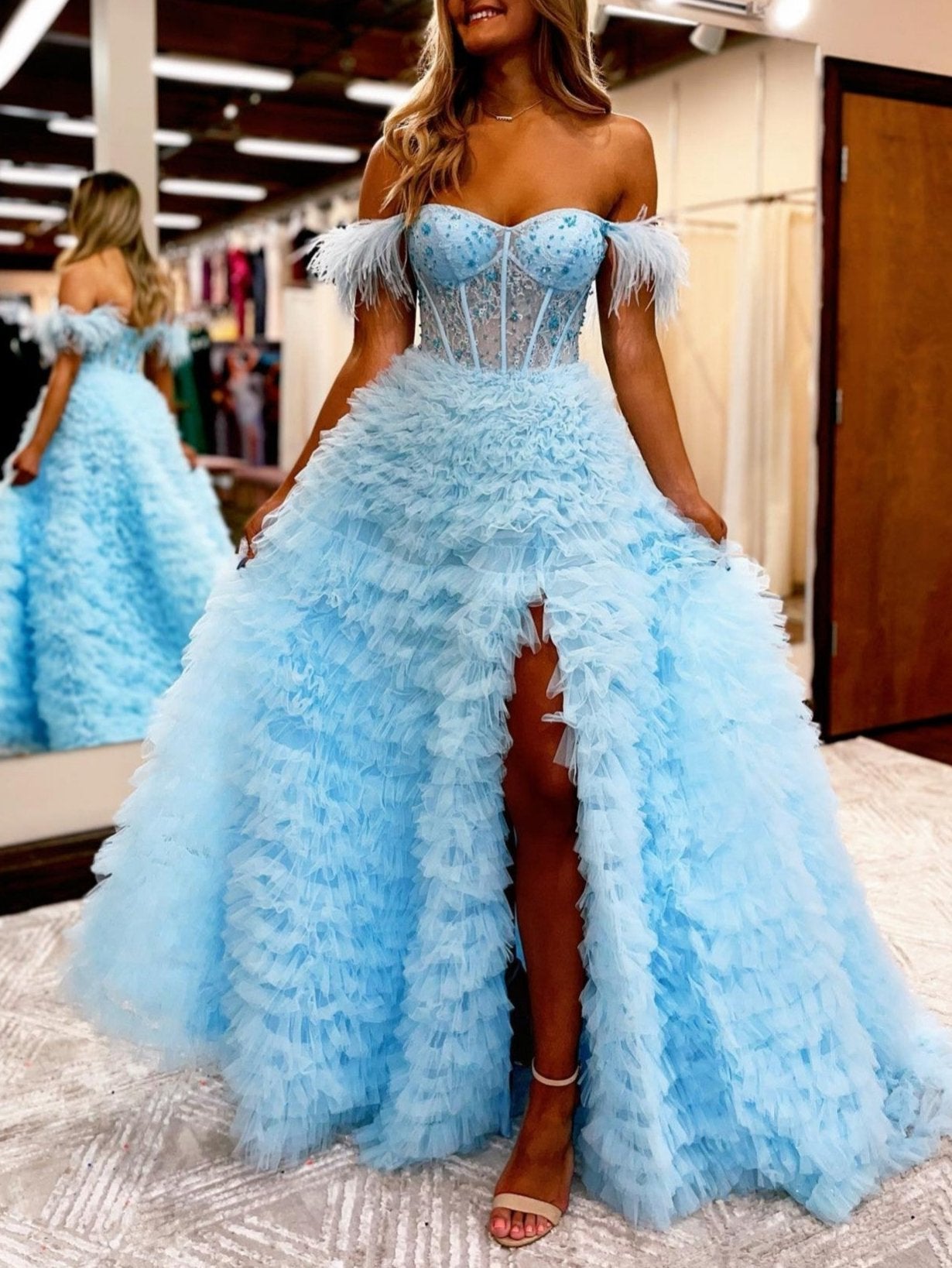 Ingrid | Vestido de fiesta largo de tul con escote en forma de corazón y abertura en la espalda