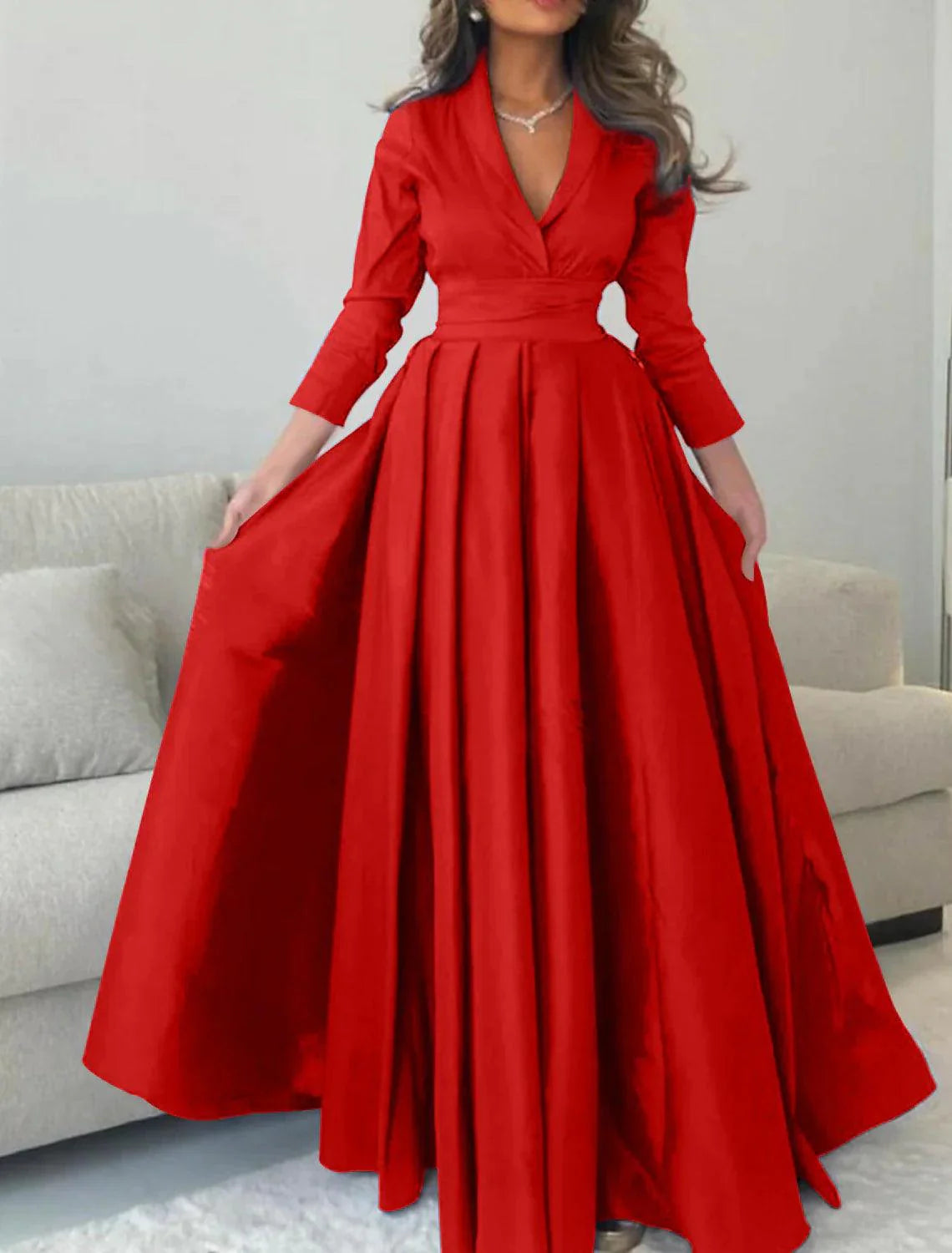 Elegantes formelles Abendkleid mit langen Ärmeln und V-Ausschnitt und Falten