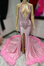 Sexy rosa Ballkleid mit tiefem V-Ausschnitt, Federn, Applikationen und Schlitz