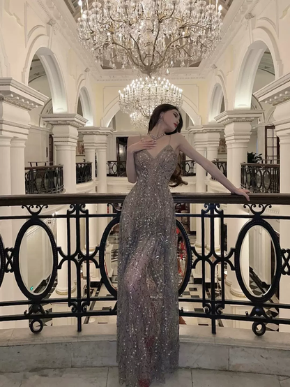Sexy Spaghettiträger V-Ausschnitt Abendkleid Charmantes A-Linien-Ballkleid Y1453