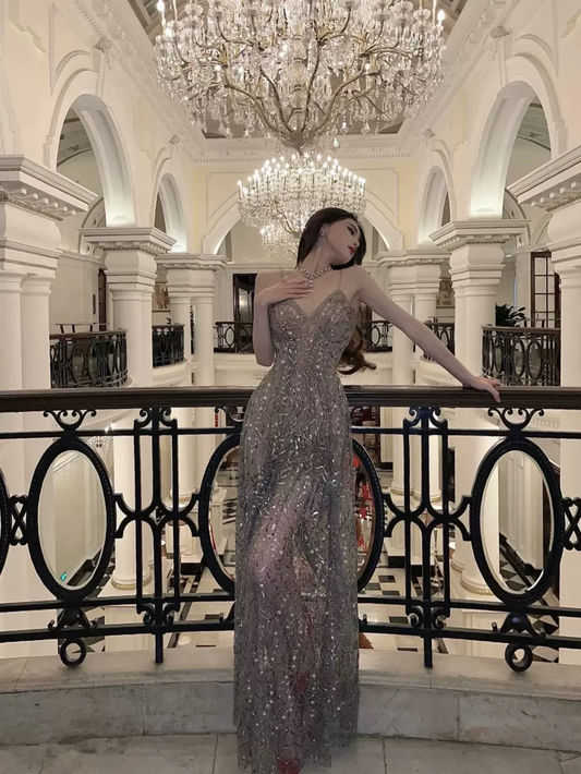 Sexy Spaghettiträger V-Ausschnitt Abendkleid Charmantes A-Linien-Ballkleid Y1453