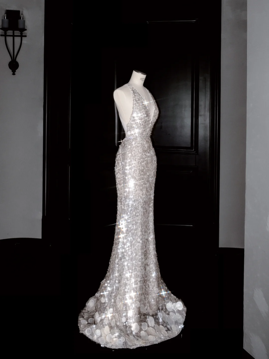 Sexy V-Ausschnitt Silber Pailletten Rückenfreies Meerjungfrau Ballkleid Abendkleid Y8680