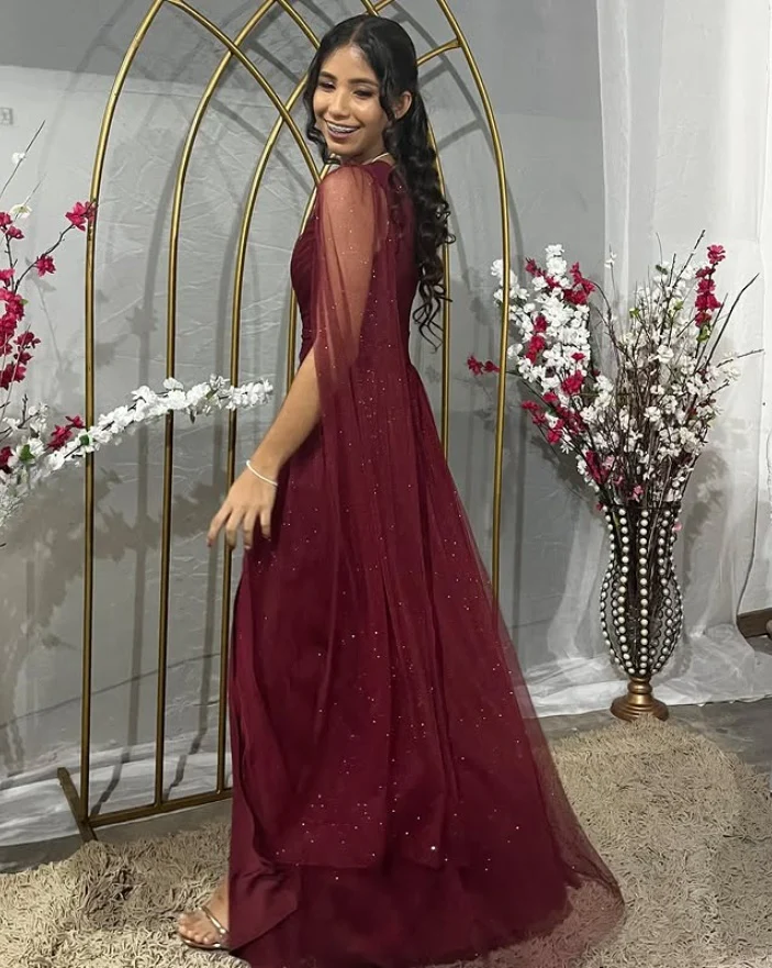 Hübsches Burgunderrotes Abendkleid mit einer Schulter und Tüll-Pailletten, Schlitz, Ballkleid Y7826