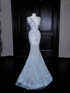 Vestido de fiesta largo de sirena con escote en V y cadena de cuentas de tul azul sueño Y8665